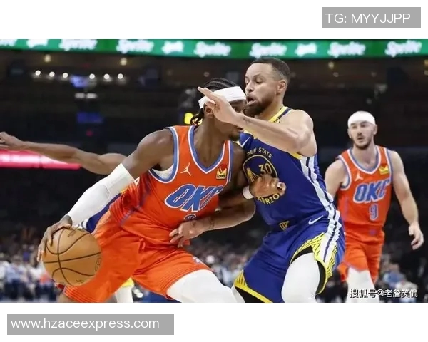 勇士战雷霆!库里弟弟5分钟拿5分,勇士半场落后19分 勇士战雷霆!库里弟弟5分钟拿5分,勇士半场落后19分